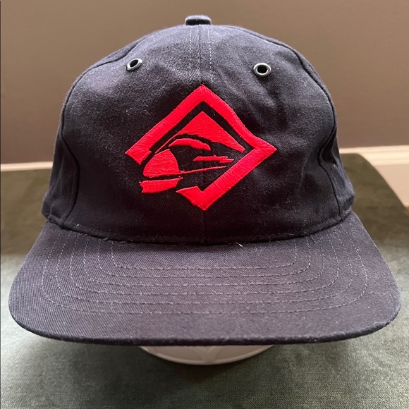 Marlboro Other - Vintage Marlboro unlimited hat